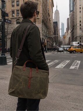 Canvas messenger bag